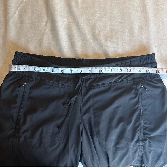 Athleta La Viva Capri Pants Women’s Size 6 - Picture 6 of 8